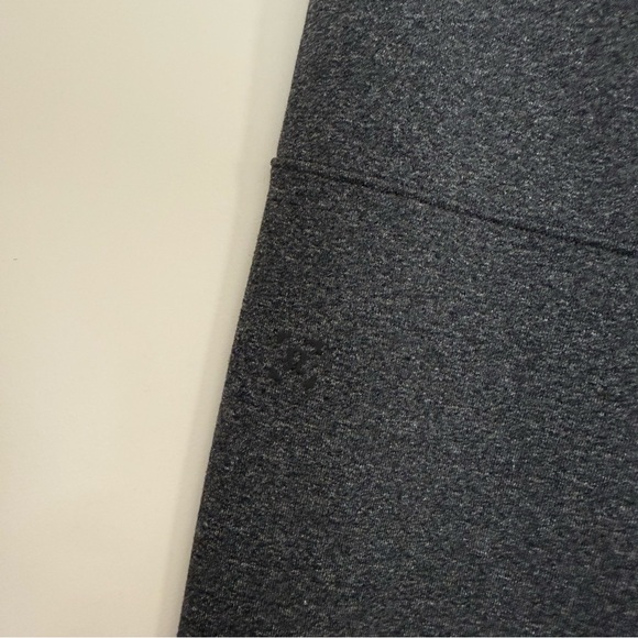 Lululemon Discipline Pant 32" Inseam in Heathered Black - Picture 5 of 5